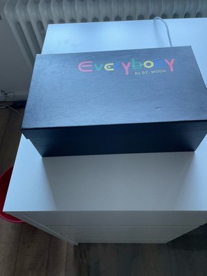Nagelneue Schuhe von Everybody, Größe 40,5, Farbe: Schwarz
