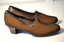 Munro American Womens golden brown heels size 9 M made in USA