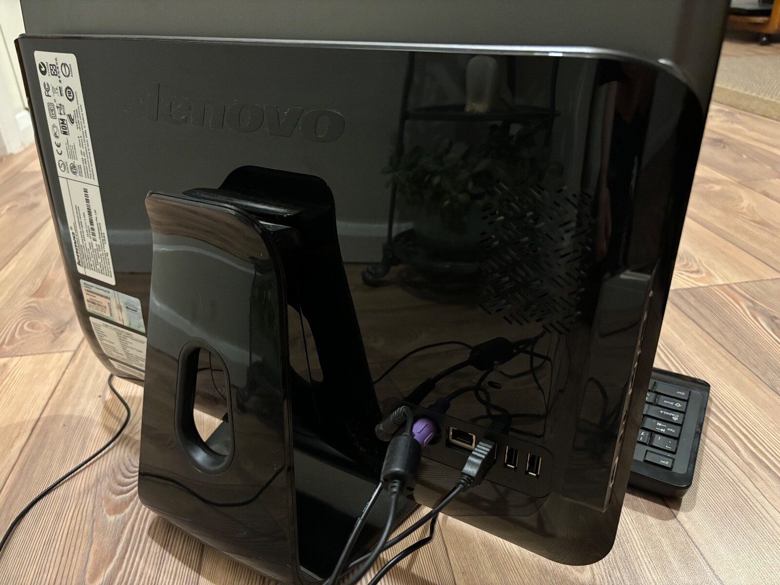 Lenovo C200 AllinOne Desktop PC Intel Atom, 2GB RAM, 320GB HDD, WiFi