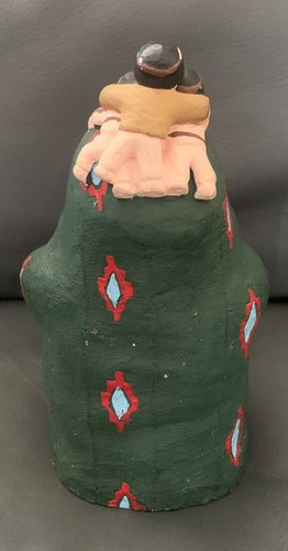 Native American Themed Storyteller Figurine with 20 children 5.5" tall - Picture 4 of 6