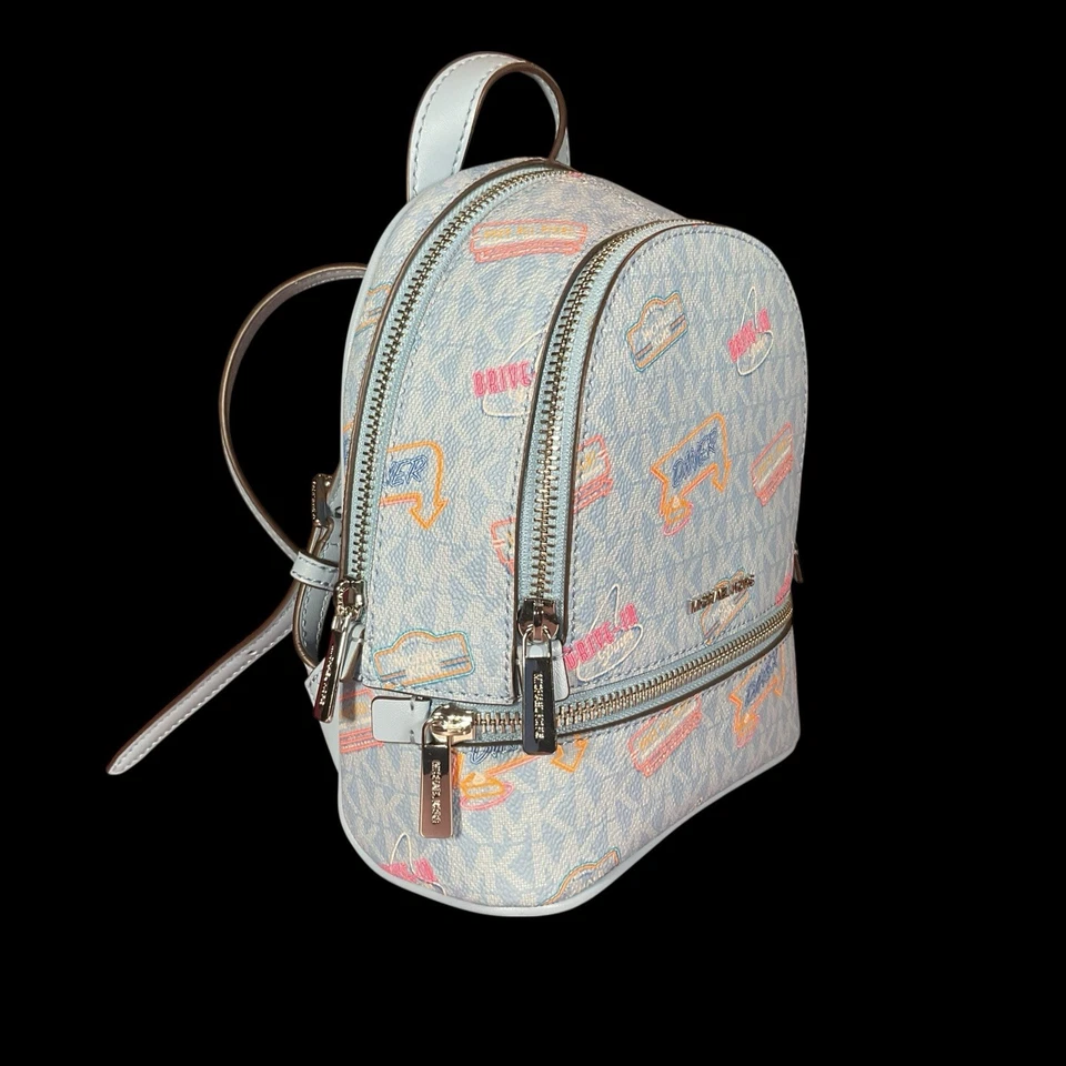 Mochila Michael Kors XS Rhea azul cielo nueva con etiquetas Foto 2 de 4