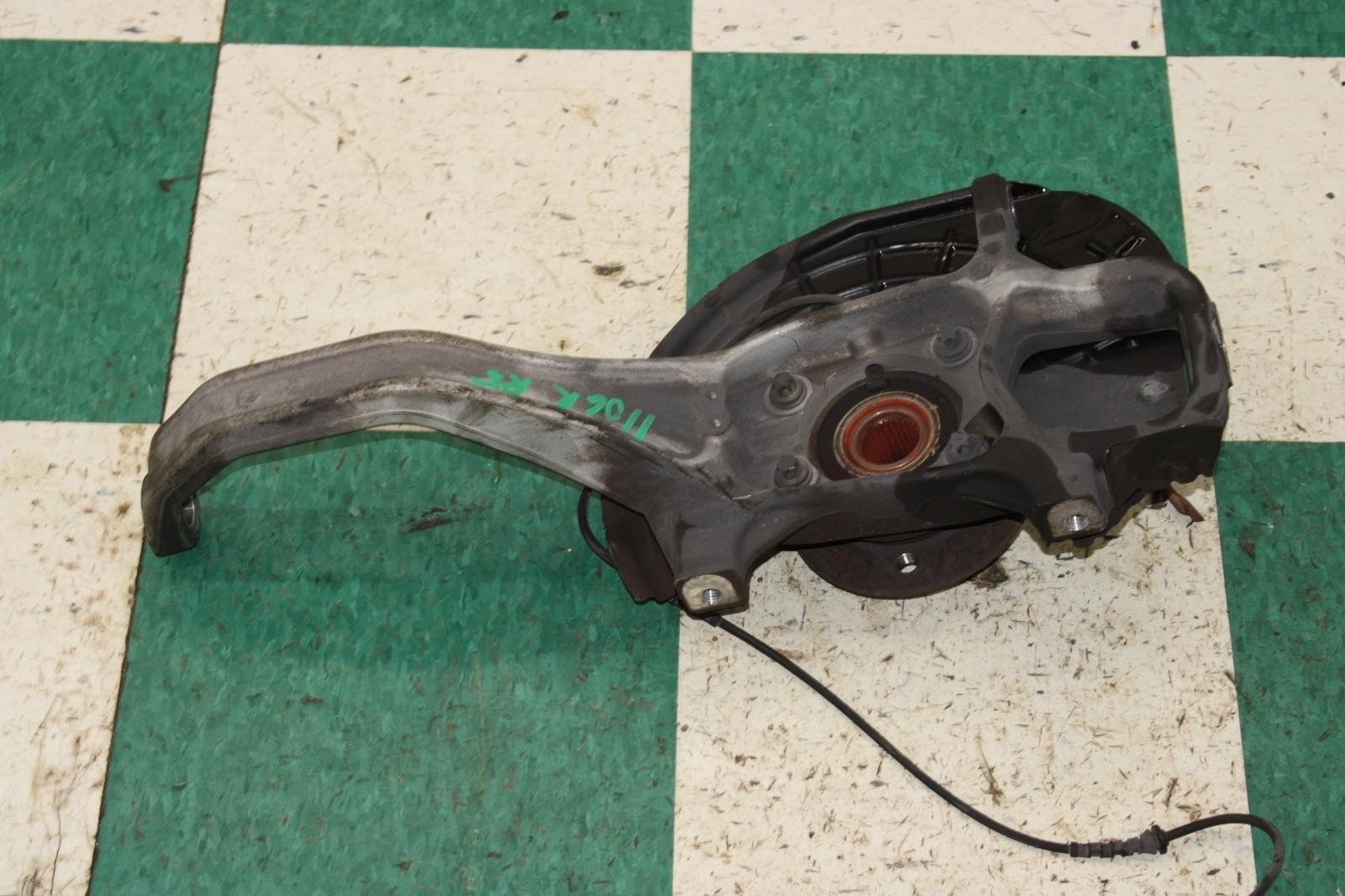 Maserati Ghibli 2014-2017 Front Right Steering wheel hub