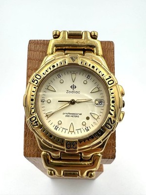 Vintage Zodiac Quartz A3629 Swiss Watch Gold Case White Dial Junk