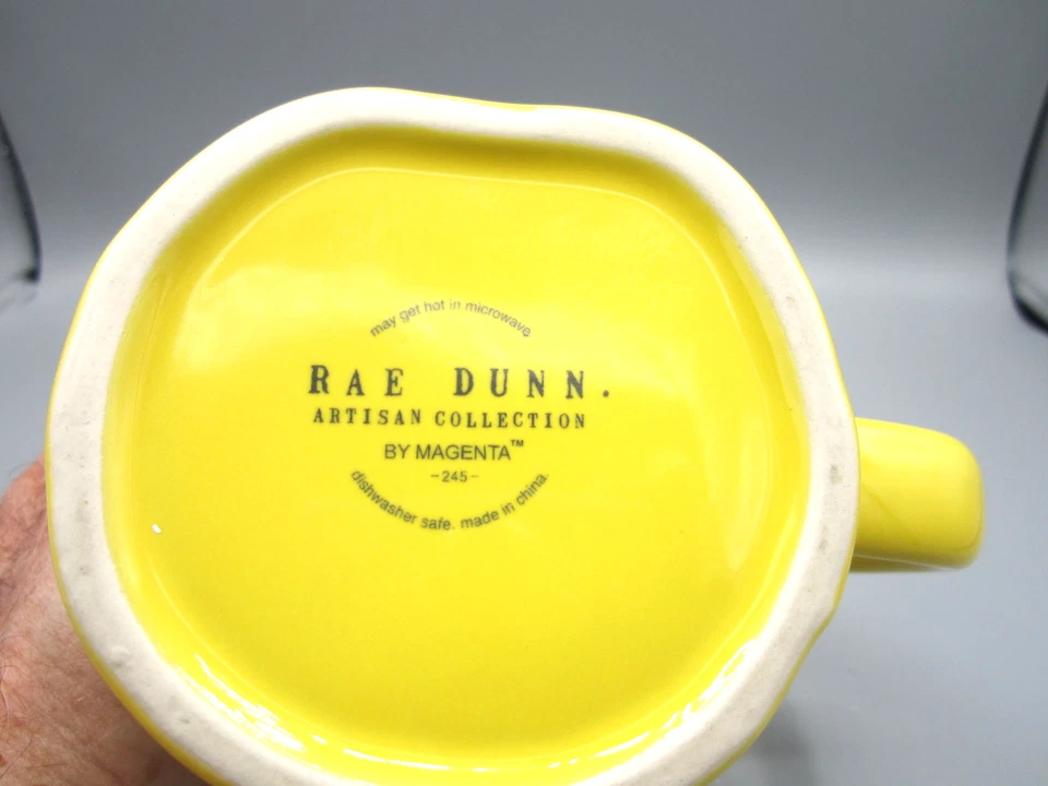 Taza de café Rae Dunn "Best Teacher Ever" amarilla por dentro y por fuera 20 oz artesanal (340) Foto 4 de 4