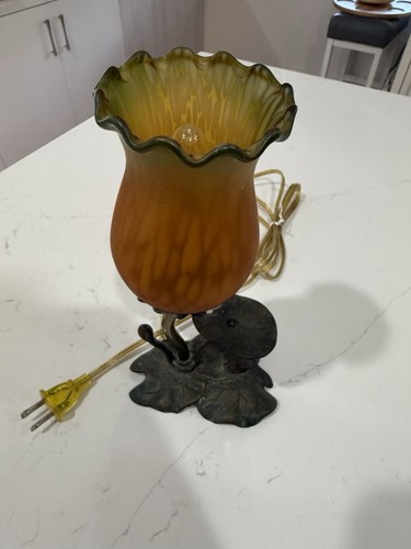 Vintage Andrea By Sadek Satin Glass Tulip Frog Lily Pad Lamp Yellow & Green - Picture 13 of 14