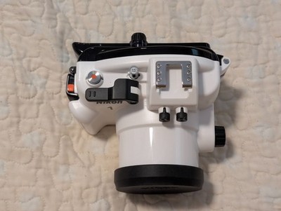 NEW Nikon Waterproof Camera Case WP-N2 For Nikon 1 J1 or J2 White