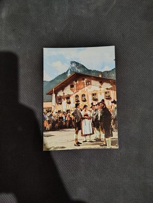 Postcard UNUSED Bavarian costumes before the ''Pontius Pilate'' House