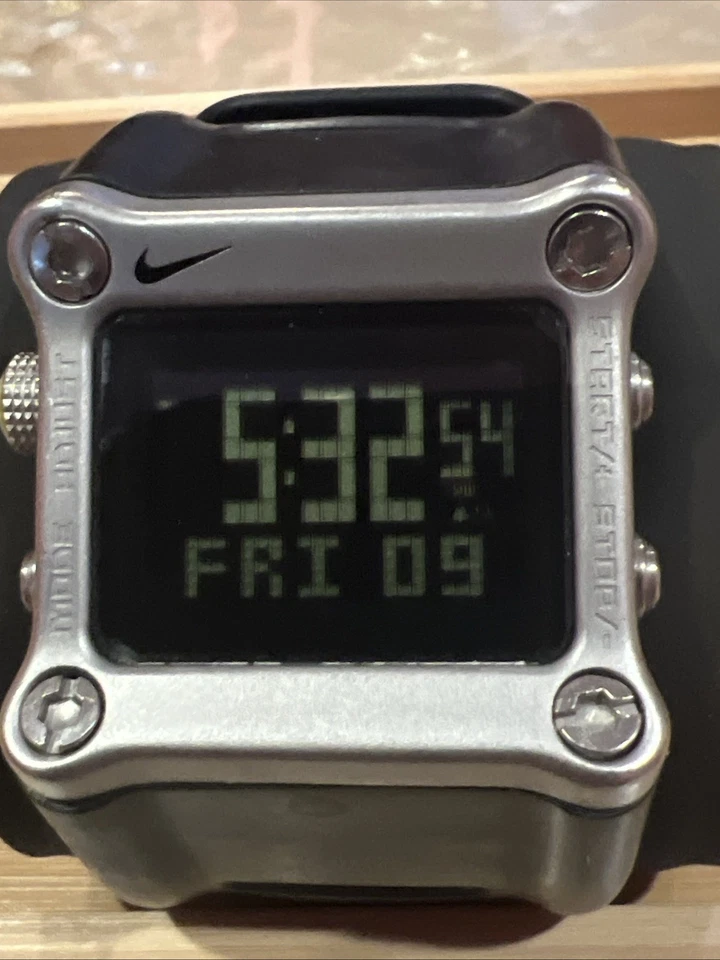 Pré-Owned In Excellent Conditions Nike ‘HAMMER’ WC0021 黑色计时腕表闹钟手表 — 第 3/4 张图片