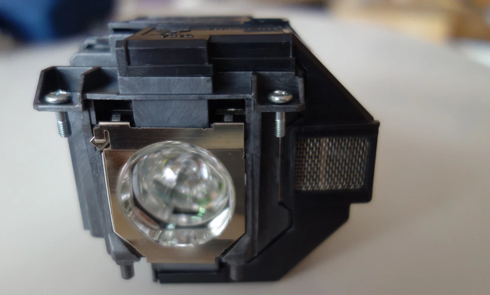 Lampe LP96 pour vidéoprojecteur epson Neuve + 1 d'occasion - Photo 1/1