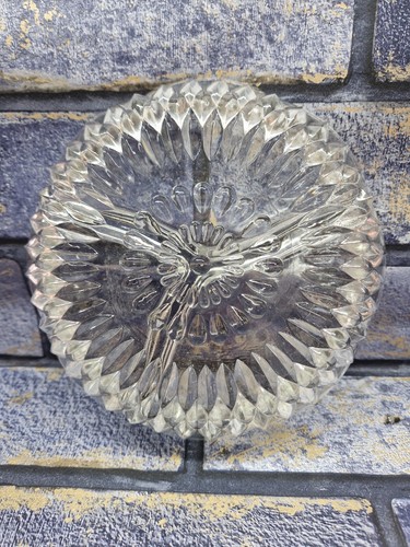Vintage 3 Section Glass Nibbles / Hors d'Oeuvres Dish - Picture 4 of 6