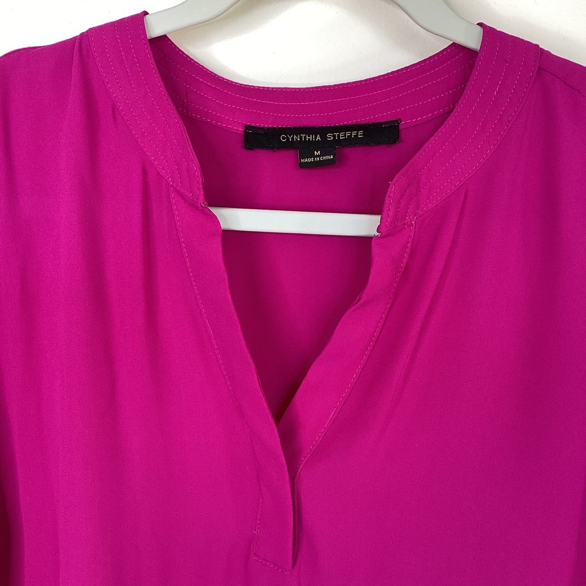 Cynthia Steffe Short Sleeve Magenta Blouse Top Size Medium
