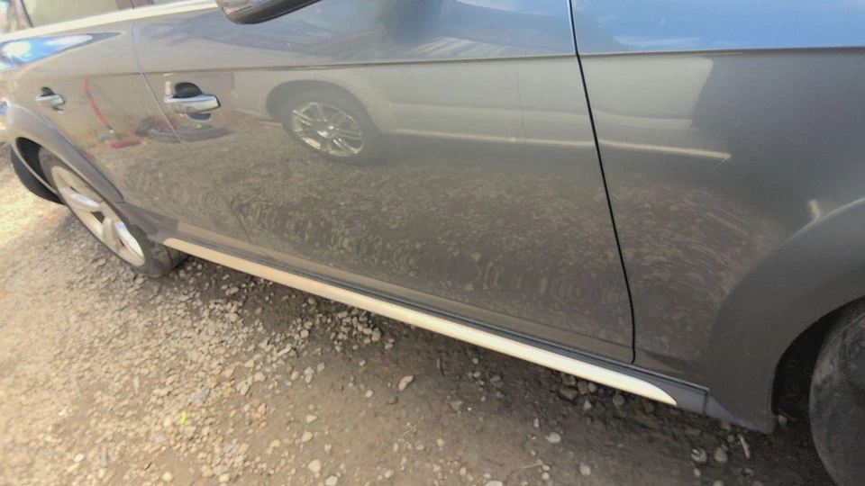 13 AUDI ALLROAD QUATTRO Rocker Moulding Right Side Dark Gray - Image 2 of 2