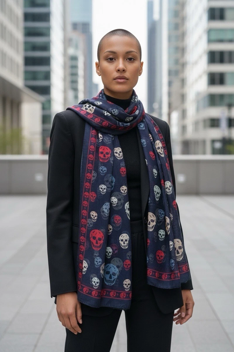 小物 Alexander McQueen Skull Scarf archive Alexander McQueen Black & White Silk Skull Scarf - Preloved Canada