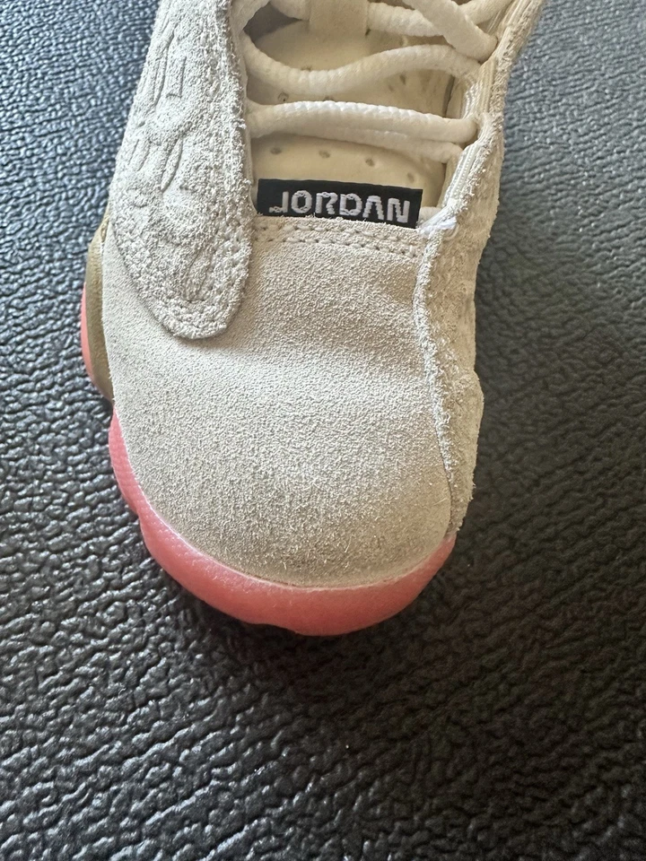 Jordan 13 ретро размер 12c цвет розовый и желтовато-коричневый замши с коробкой - Изображение 3 из 4
