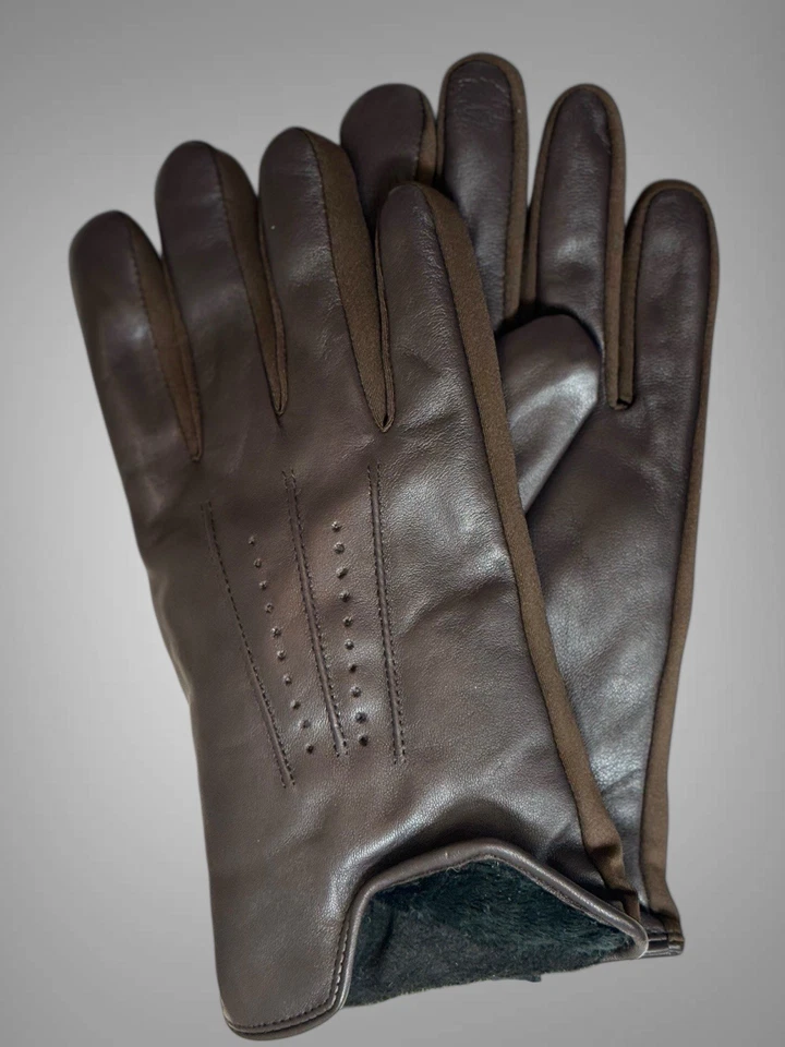 Isotoner Hombre SmartTouch Cuero Elástico con Perfs y Reloj Ventilación Marrón Oscuro Foto 4 de 4