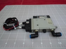 2 SMC ZM101H ZM1311H VACUUM EJECTOR W/ VALVE & SWITCH T11391