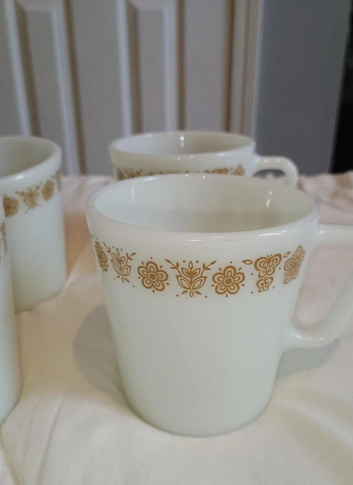 Vintage Pyrex Butterfly Gold D-Handle Coffee Mugs Set of 4 1970s Floral - Image 3 of 4