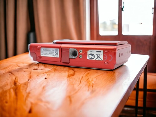 Red Fujifilm Finepix Z10FD - 7.2MP, 3x Zoom, Excellent Condition - Picture 3 of 9