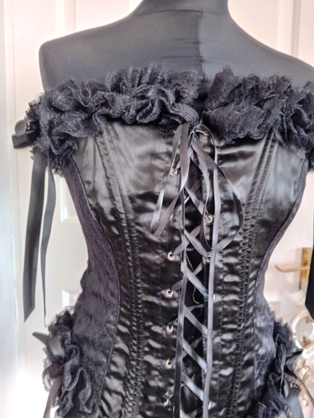 Black Satin Ruffle Phaze Corset - Size Large /c31