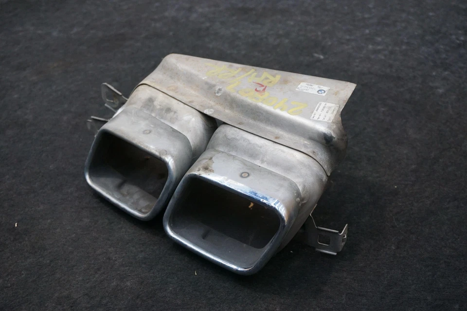 Extremo de punta de tubo de escape doble trasero derecho OEM 51127195362 BMW 760i F02 2010-14 Foto 2 de 4