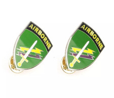 PAIR OF US ARMY AIRBORNE COMMAND DIVISION PARATROOPER SHOULDER PIN BADGE