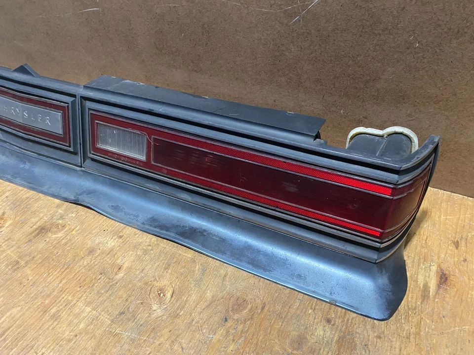 Painel de lanternas traseiras traseiras Chrysler Fifth Avenue 1982 a 1989 T7278 PS - Imagem 3 de 4