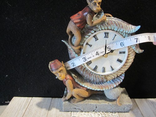 Vintage Resin Monkey Quartz Mantel Clock - Picture 3 of 7
