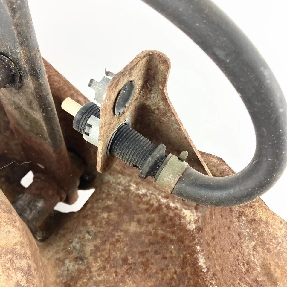 Cadillac Seville Brake Pedal Assembly Emergency GM 1976-79 Vacuum Switch - Image 4 of 4