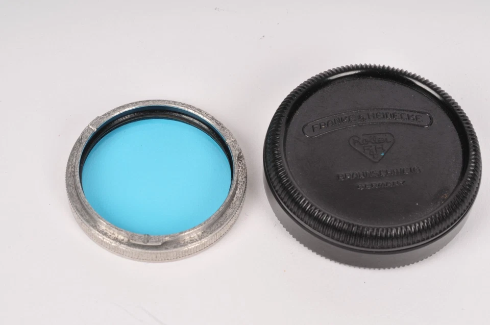 Rollei Light Blue Hellblau Bay 1 Circular Filter with Bakelite Keeper Case BABLA - Image 2 of 3