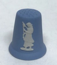 WEDGWOOD JASPERWARE ENGLAND THIMBL BLUE SPINNER