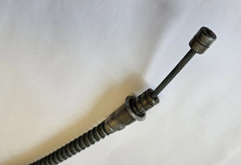 Dodge Lancer Plymouth Valiant 1961-1962 freno de cable de emergencia delantero 2071134 nuevo en stock Foto 4 de 4