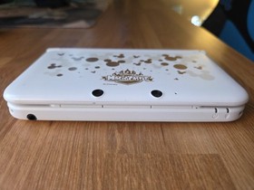 Nintendo 3DS XL  LL Disney Magic Castle White Region Locked (Screen Issue)