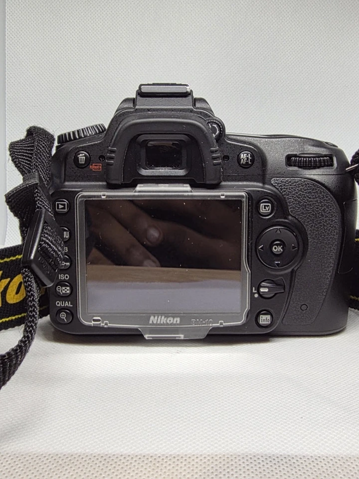 Cámara digital Nikon D90 12,3 MP SLR - negra (Kit con lente AF-S DX 18-55 mm) Foto 3 de 4