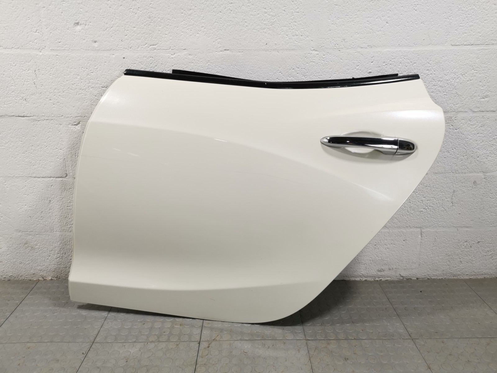 Maserati Ghibli RWD 3.0 L 2015 Rear Left Door Skin Shell White Color HP0896A OEM