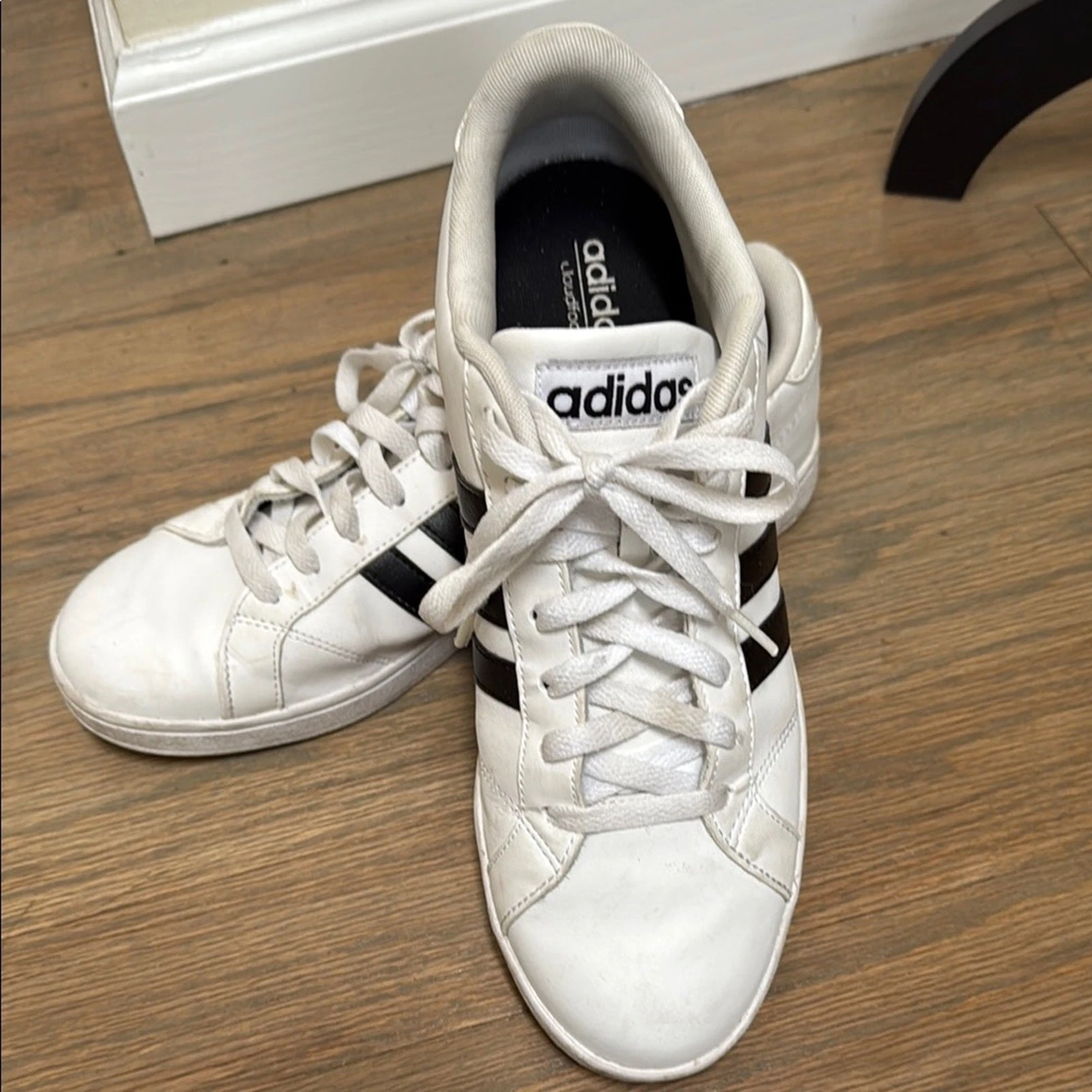 Sneakers Adidas bianche e nere taglia 9 5