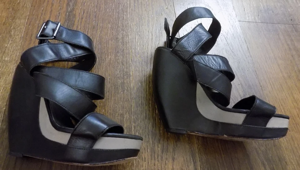 Sexy Sandalia de Cuña Joes Jeans Bloques de Color Cuero Negro Envoltura Correas al Tobillo Hebilla 8 Foto 4 de 4