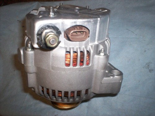 Land Rover Freelander Alternator 2005-2002 2.5L V6 Denso 102211-0800 Generator - 第 1/2 張圖片
