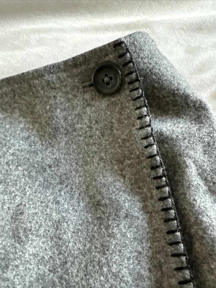 Falda manta de lana Ann Taylor talla 4 forrada envolvente bordada puntada en contraste gris Foto 4 de 4