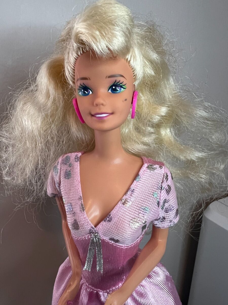 1989 Mattel Barbie and the Beat #2751 Barbie Doll Blonde 1989 Mattel Barbie and the Beat #2751 Barbie Doll Blonde