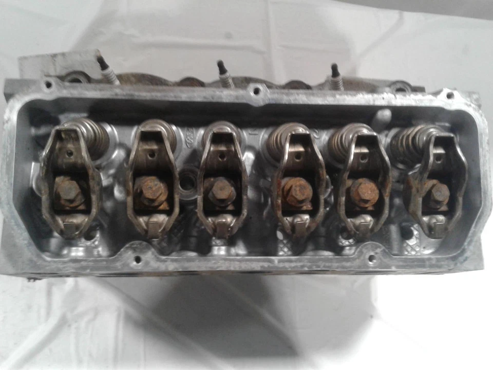 Used Engine Cylinder Head fits: 1999 Ford Windstar 6-232 3.8 Grade A Foto 3 de 4