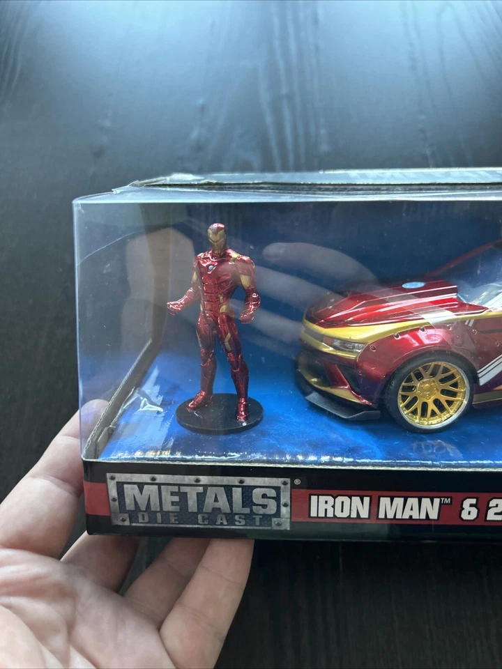 1:24 JADA TOYS Marvel Avengers Metals Die Cast *Iron Man* y *Chevy Camaro 2016* Foto 2 de 4
