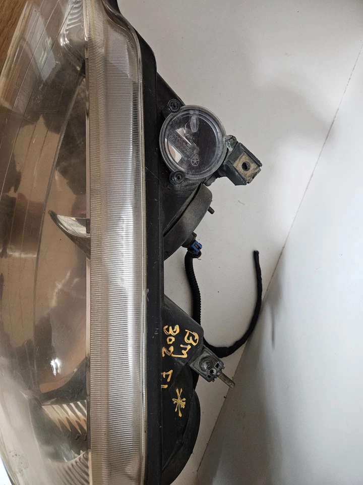 1998-2004 DODGE INTREPID LEFT DRIVER SIDE HEADLIGHT HEADLAMP OEM, 114-02686 - Image 2 of 4