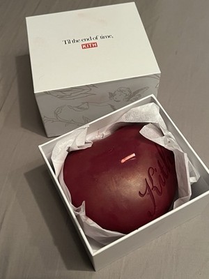 Kith Script Heart Scented Candle 2026 Valentine s Day NEW IN BOX SOLD OUT