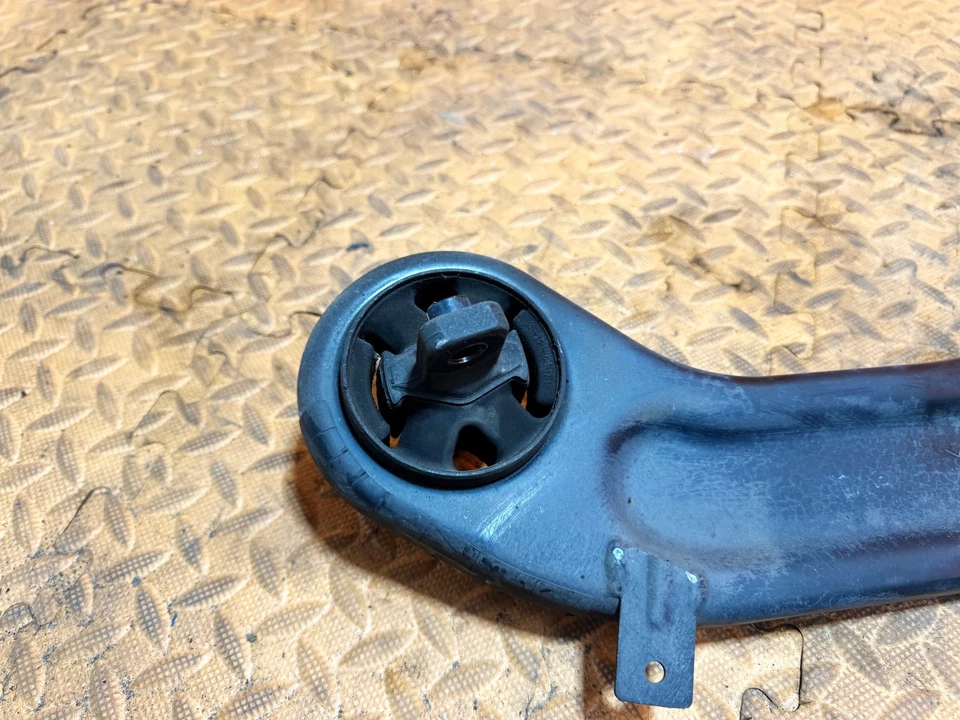 16-20 KIA SORENTO TRASERO IZQUIERDO CONDUCTOR LADO IZQUIERDO BRAZO DE CONTROL DE ARRASTRE INFERIOR ENLACE OEM Foto 2 de 4