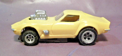 Resin HO SLOT CAR scale C3 1968 corvette body 4 gear
