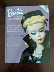 ★匿名配送★Barbie Fashion Vol.1 1959-1967 洋書 Amazon | Barbie Fashion, 1959-1967 (Barbie Doll Fashion