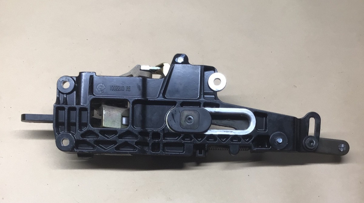 Maserati Turismo Webasto Gran Cabrio Convertible Top Latch Right Side 1002210 RE