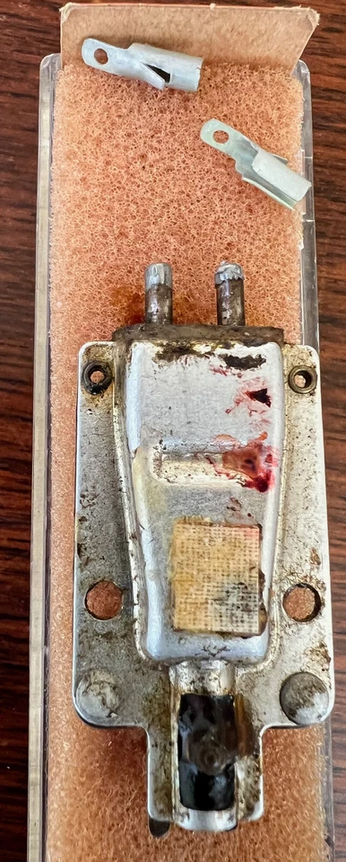 PAIR OF ASTATIC CERAMIC PHONO PICKUP CARTRIDGES WITH STYLUS 408 & 410 - Image 4 of 4