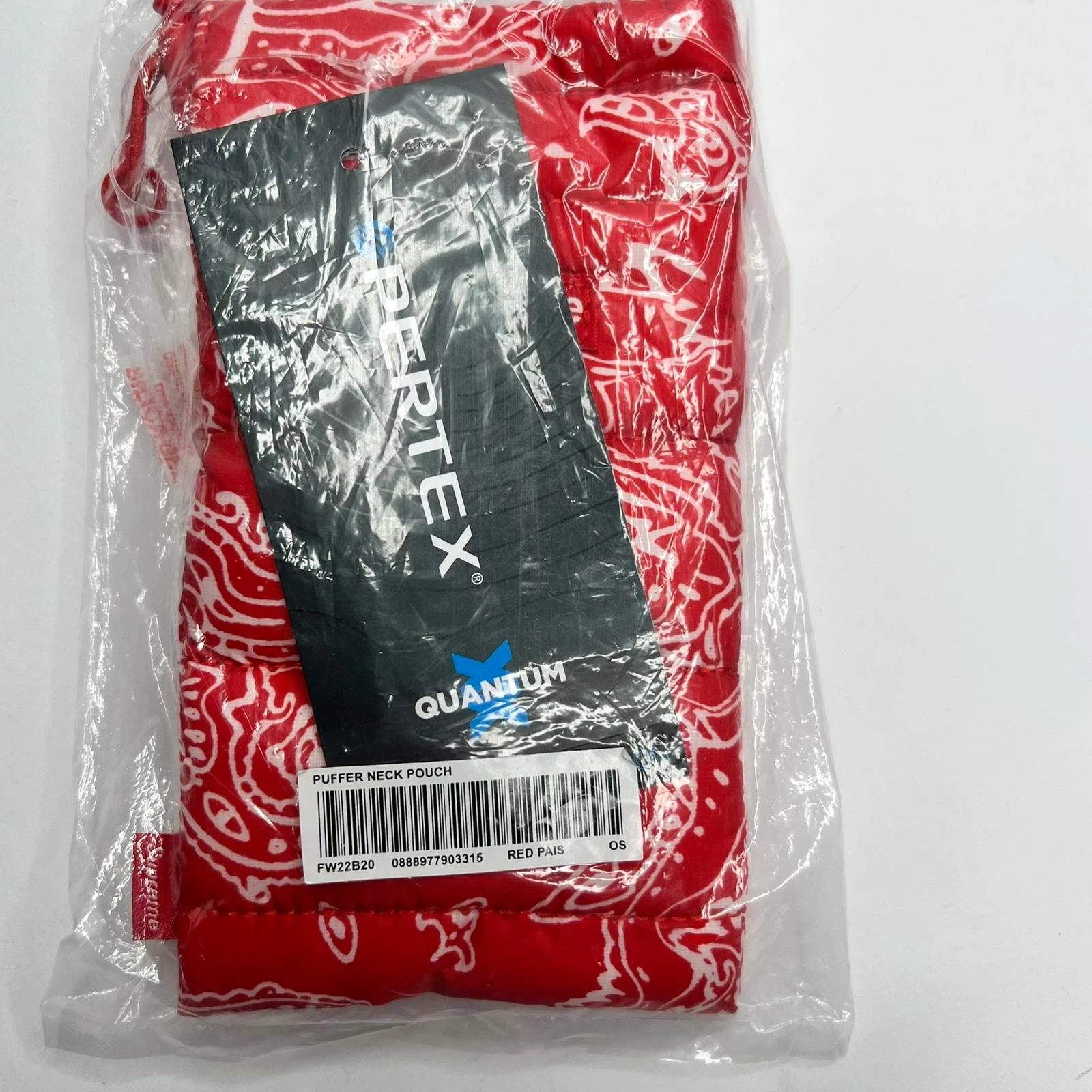 Pochette col tampon suprême rouge cachemire