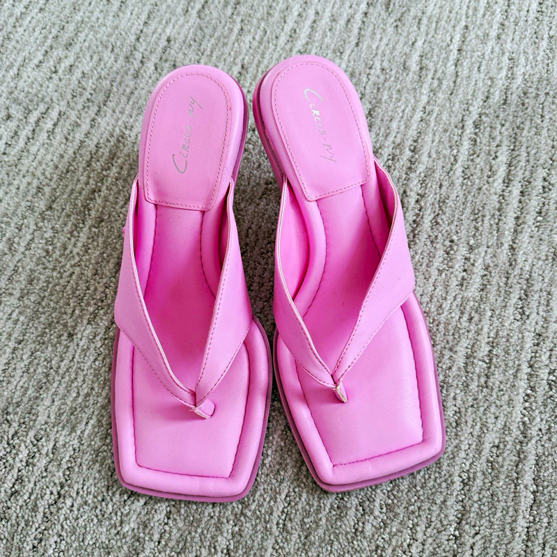 Circus NY Women’s Pink Faux Leather Thong Square Toe Slip-On Kitten Heels 7.5